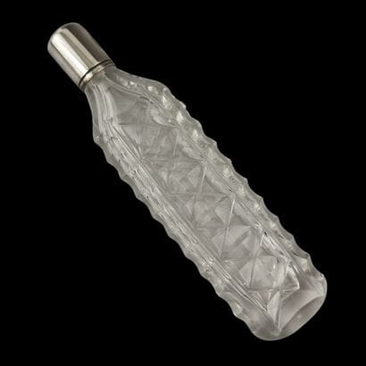 FLACON A PARFUM DE SAC Circa 1840 en cristal...