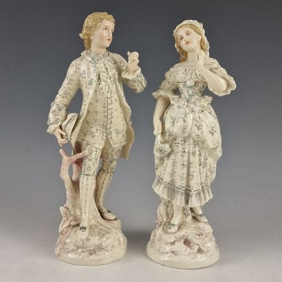 PAIRE DE STATUETTES de Style Saxe XVIIIème...
