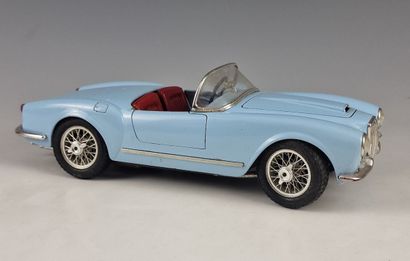 Modélisme voiture - Cabriolet bleu ciel MI...