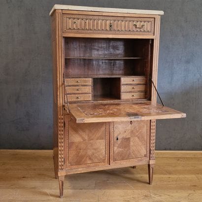 SECRETAIRE A ABATTANT d'Epoque Louis XVI...