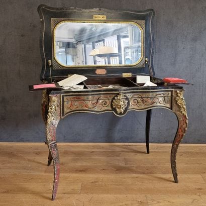 SMALL, FLAT DESK SERVING AS A VANITY AND...