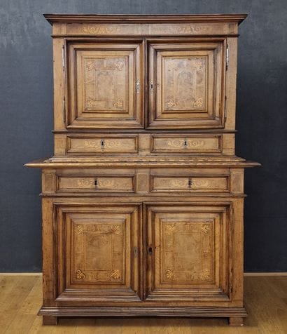 17th-century two-part sideboard with a recessed...