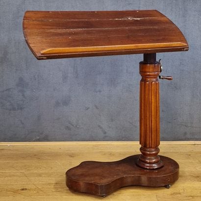 TABLE DE BIBLIOTHEQUE OU D’ALITE à plateau...