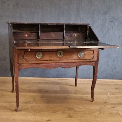 SLANTED DESK - Provence, Louis XV period,...