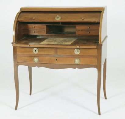 Bureau cylindre en acajou et placage d'acajou...