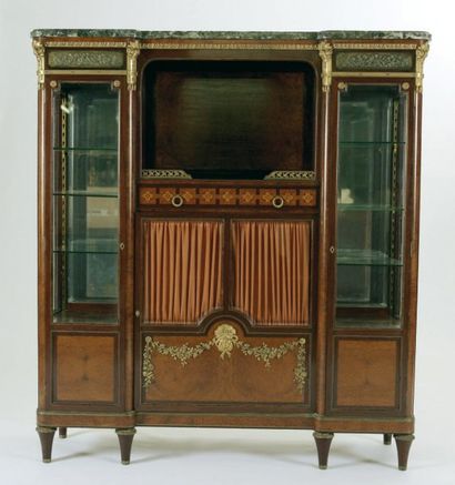 Vitrine en placage de palissandre et ronce...