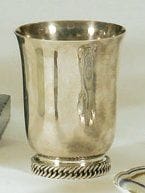 - Hermès
Timbale en métal argenté Haut :...