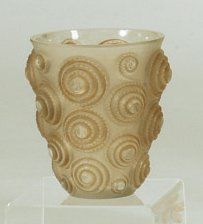 - Lalique
Vase 