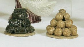 - Chine
2 éléments décoratifs en céramique...