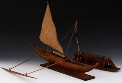 LOT :

PIROGUE à balancier, en bois naturel....