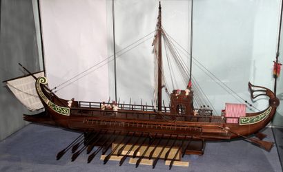 MAQUETTE - Une galère romaine - Haut. : 130...