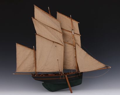 MAQUETTE d’une Bisquine bretonne de Cancale,...