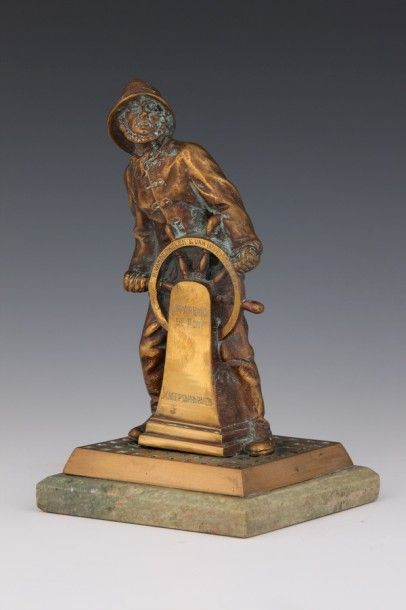 SCULPTURE en bronze, présentant un marin...