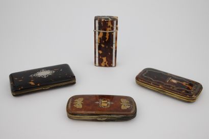 LOT :

ETUI à CIGARES en écaille brune et...