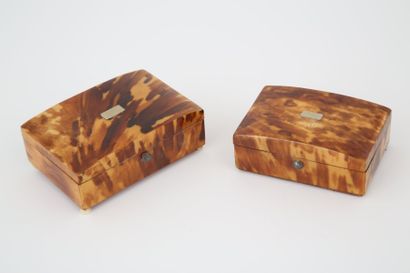 LOT

BOITE rectangulaire, en écaille blonde...