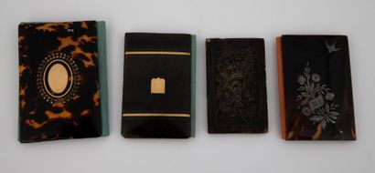 LOT :

CARNET de BAL, en écaille incrustations...