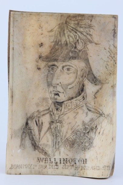 OMOPLATE gravée d’un portrait d'officier...