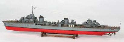 MAQUETTE - Le contre-torpilleur le « TERRIBLE...