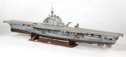 MAQUETTE du porte-avion 