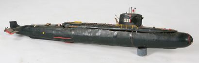 MAQUETTE motorisée d’un sous-marin nucléaire...
