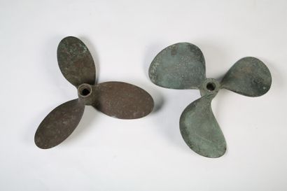 DEUX HELICES à 3 pales en bronze - Diam....