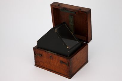 HORIZON ARTIFICIEL dans un coffret en acajou.

XXème...