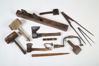 LOT :

Grand COMPAS de charpentier de marine,...