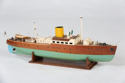 MAQUETTE motorisée d’un petit yacht de plaisance...