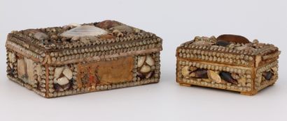 LOT :

Petite BOITE à COUTURE, rectangulaire,...