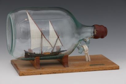 DIORAMA - Tartane 1728. Dans une bouteille,...
