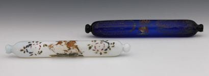LOT :

Ancien « ROLLING PIN » en verre bleu...