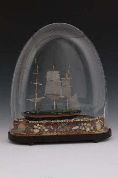 MAQUETTE de trois-mâts, voiles en forme ou...