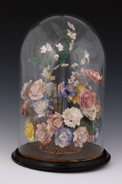 BOUQUET FLORAL, composition en coquillages...