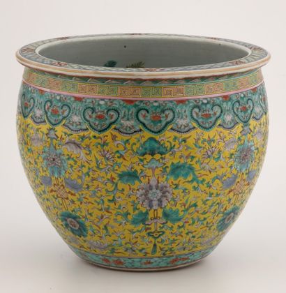 Chine Vers 1900 - Bassin en porcelaine et...