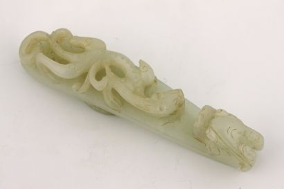 Chine XIXème siècle - Large fibule en jade...