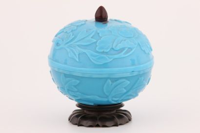 Chine - Boite globulaire en verre de Pékin...