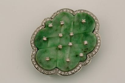 Chine - Broche polylobée en jadéite avec...
