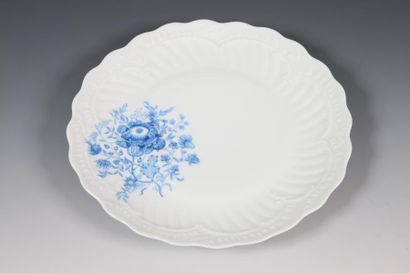 LIMOGES - PARTIE DE SERVICE DE TABLE STYLE...