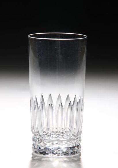 BACCARAT - MODELE PICADILLY - SUITE DE 8...