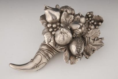 DECOR DE TABLE en forme de corne d'abondance...