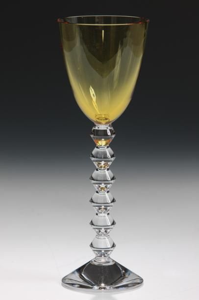 BACCARAT - MODELE VEGA JAUNE (créé en 1995)...