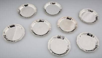 CHRISTOFLE - SUITE DE 8 CENDRIERS DE TABLE...