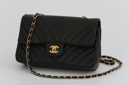 CHANEL PARIS - MODELE JUMBO CHEVRONS - SAC...