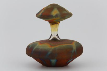 9 - Marc GELIBERT

Flacon soyeux 

Verre...