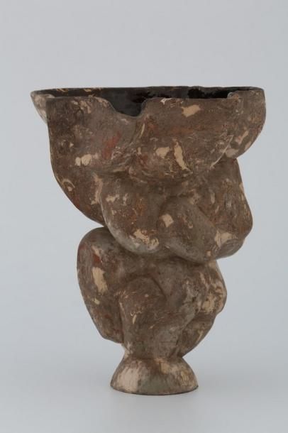 4 - WOSTAN (XXème Siècle)

Vase organique

Terre...