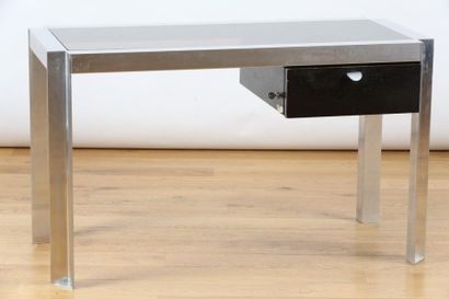 Bureau à caisson

Aluminium bois laqué et...