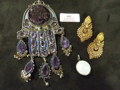 LOT DE BIJOUX en argent

Comprenant:

- 1...