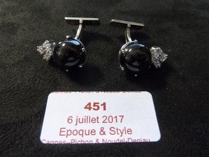 PAIRE DE BOUTONS DE MANCHETTE CIRCA 1980

or...
