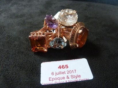 LOT DE CINQ BAGUES SOLITAIRES Vers 1960

or...