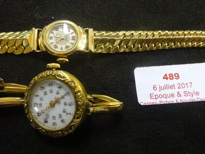 LOT DE DEUX MONTRES BRACELETS DE DAME 

de...